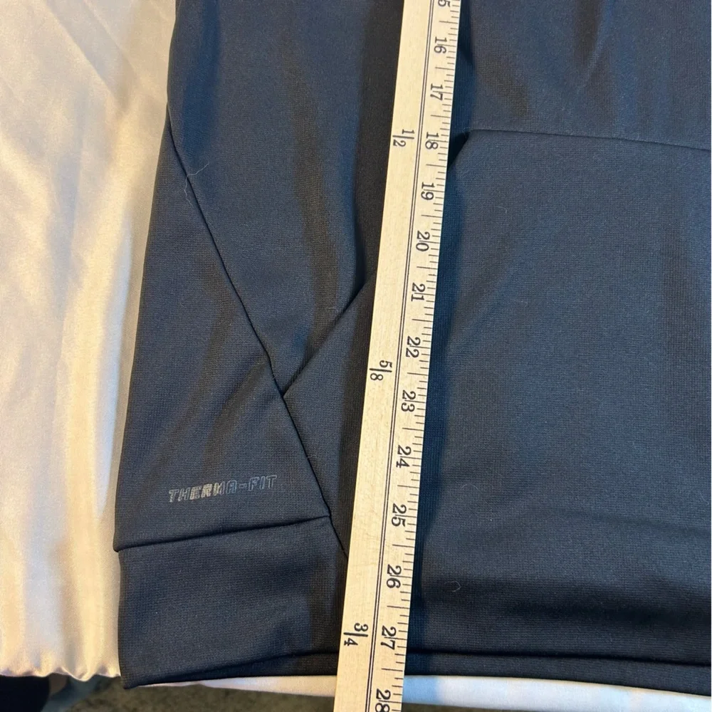 Nike Thermafit Men’s Black Hoodie, Long Sleeve, Center Pocket, Athletic,‎ Large